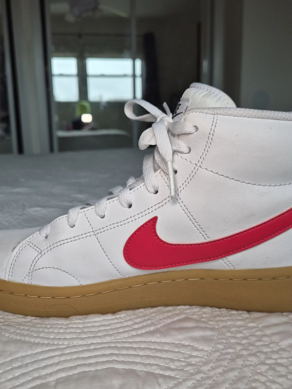 NIKE EUC 2021 Women’s Court Royale 2 Mid 'White Siren Red Gum' Size 8.5